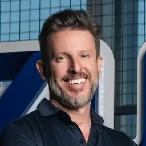 Flavio Zago - Innvo - Transformamos tecnologia em impacto real para bancos, seguradoras e fintechs.